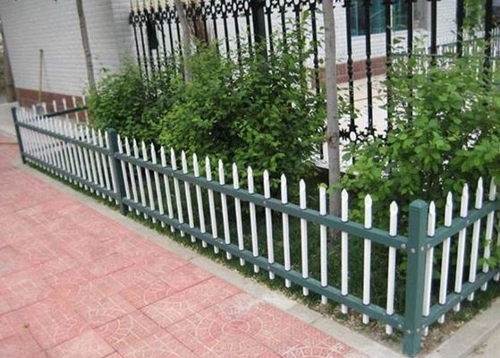 China Pulver-täfelt überzogener Metallgarten-Zaun dekoratives mit 0.3-6m Länge fournisseur