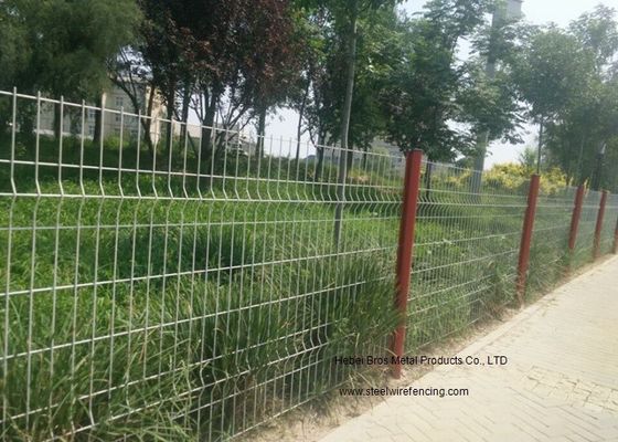 China PVC beschichteter Garten geschweißter Maschendraht-Zaun mit starker Korrosionsbeständigkeit fournisseur